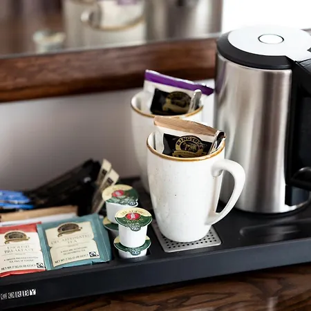 The - The Collection Group イン コニストン